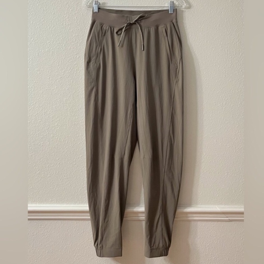 🍋LIKE NEW Lululemon Light weight pants